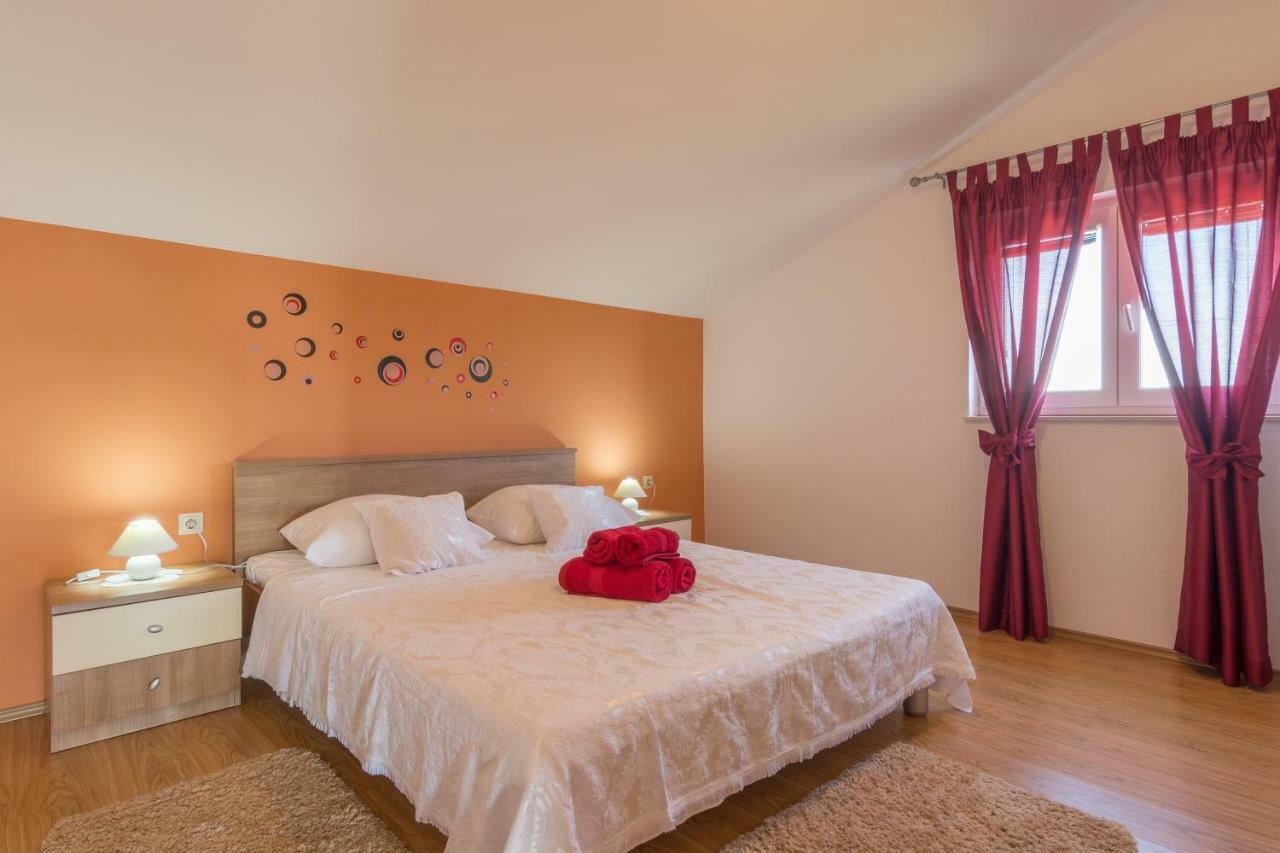 Apartments Lotus Sukošan Eksteriør billede