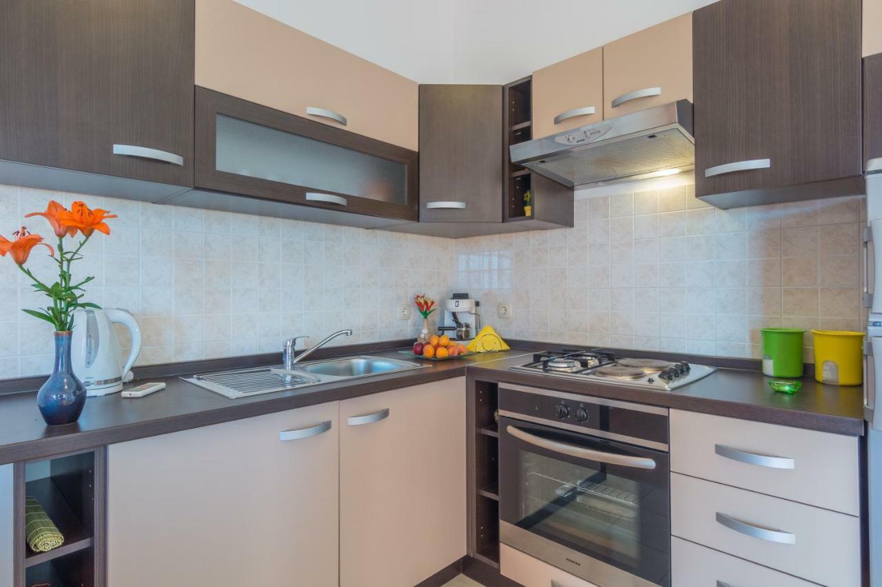 Apartments Lotus Sukošan Eksteriør billede