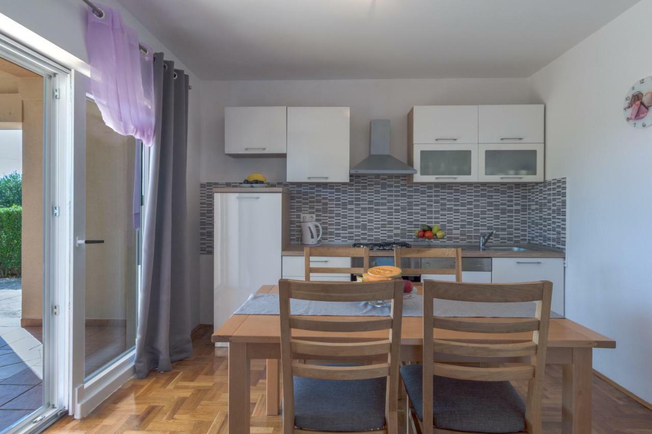 Apartments Lotus Sukošan Eksteriør billede