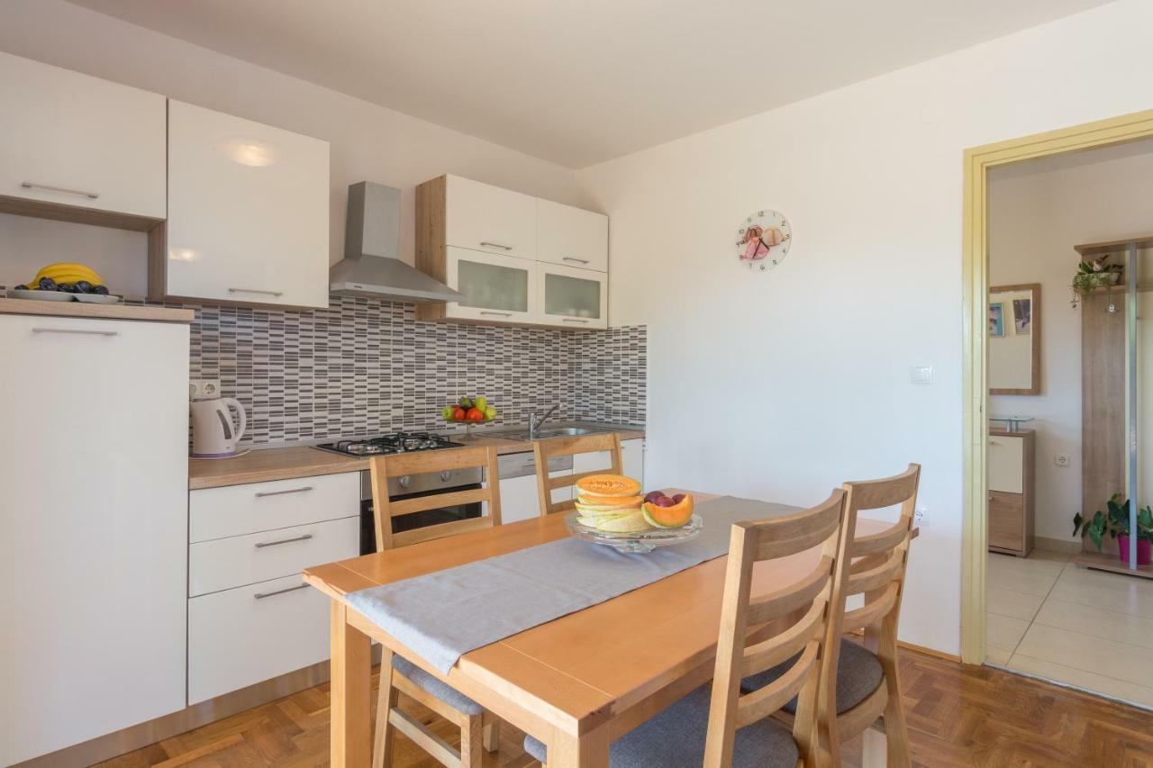 Apartments Lotus Sukošan Eksteriør billede