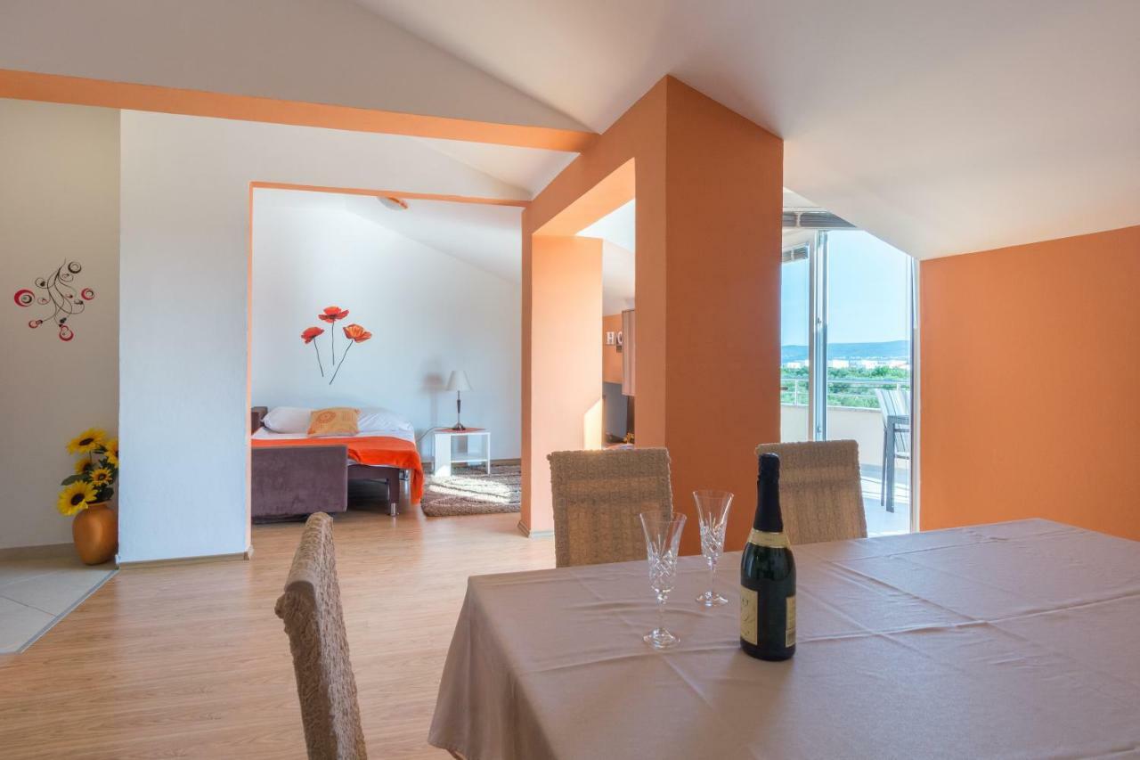 Apartments Lotus Sukošan Eksteriør billede