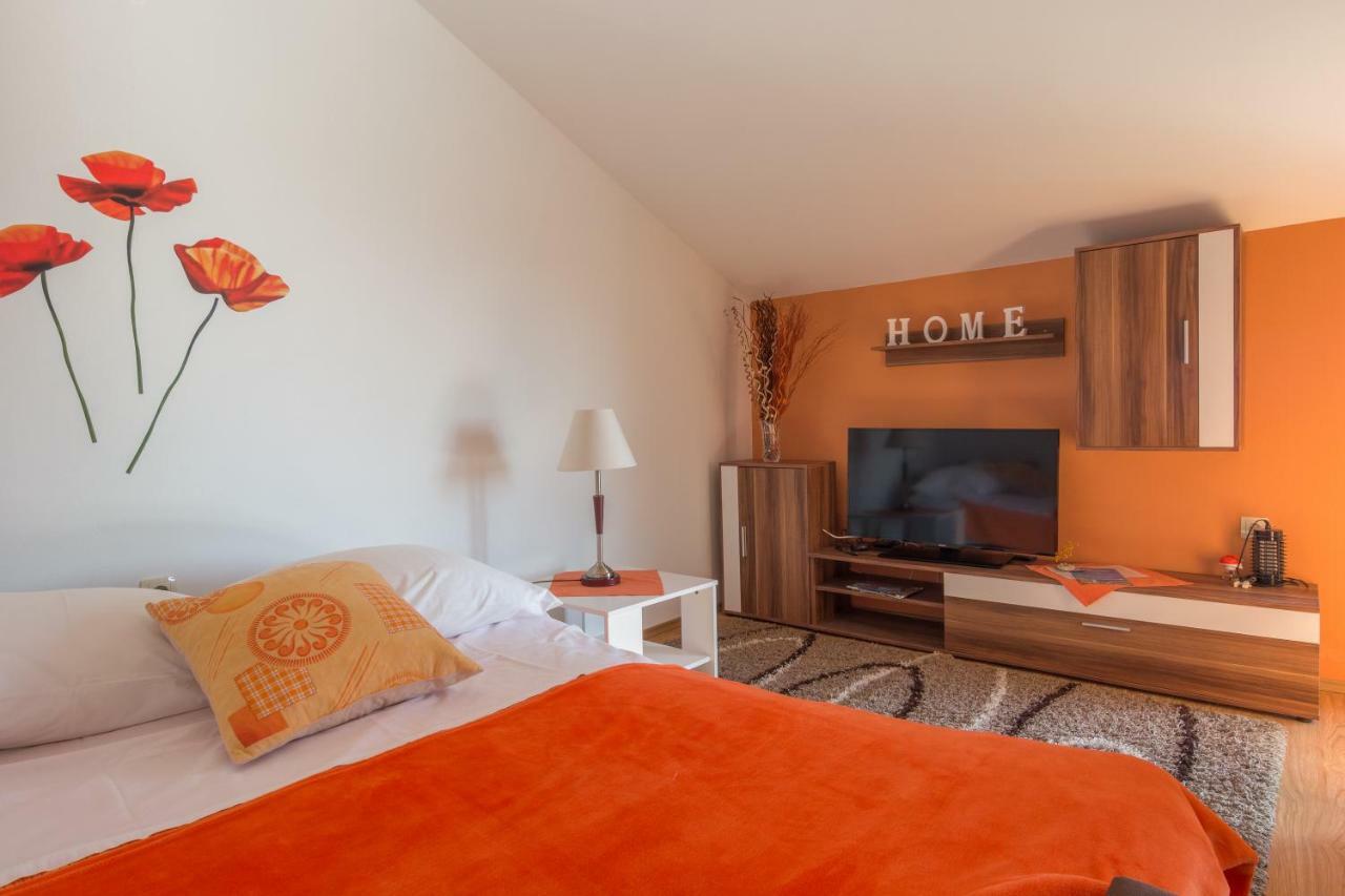 Apartments Lotus Sukošan Eksteriør billede