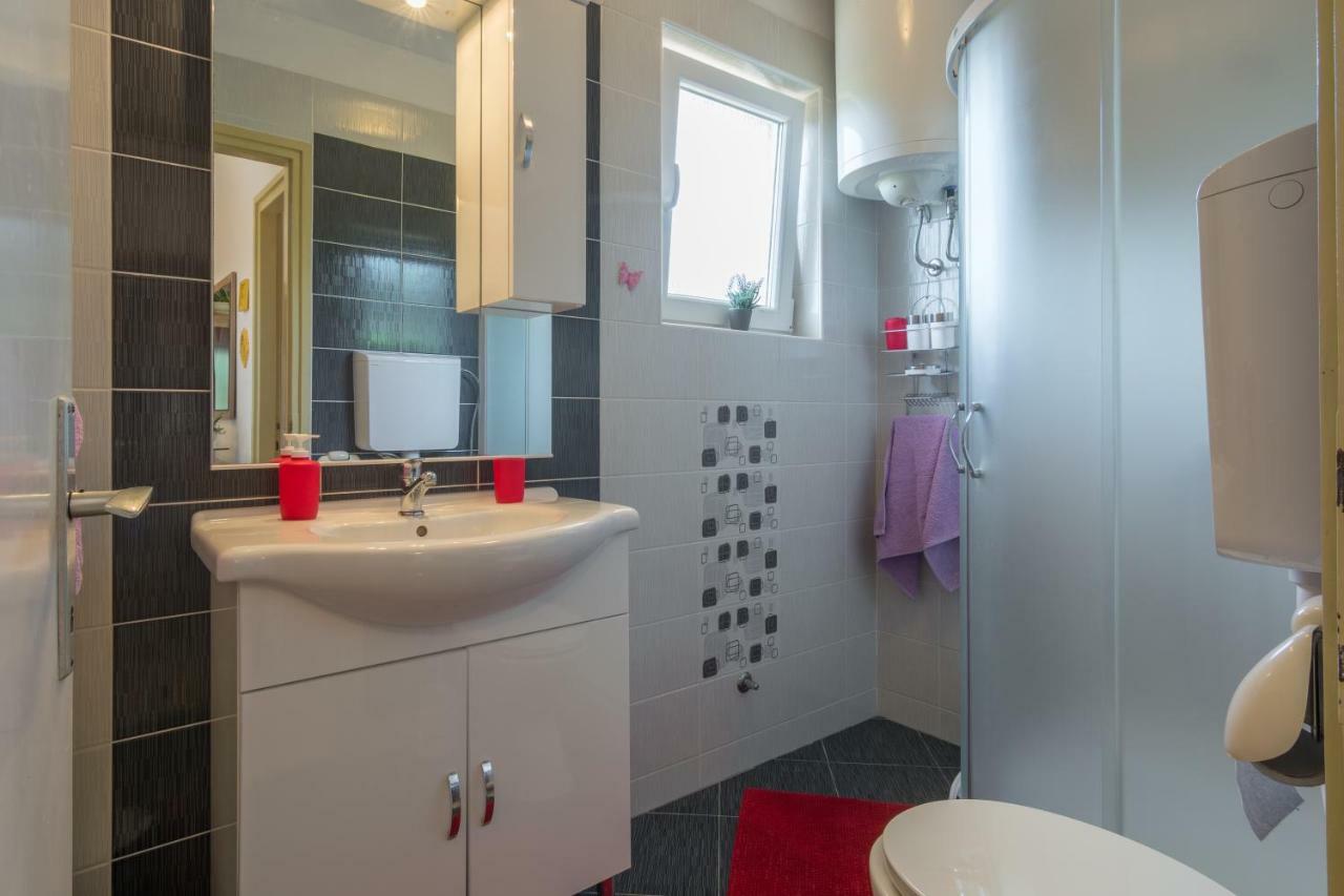 Apartments Lotus Sukošan Eksteriør billede
