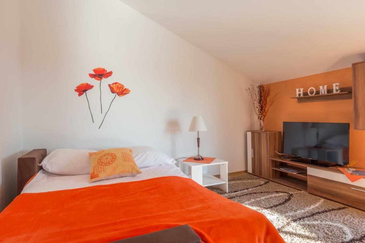 Apartments Lotus Sukošan Eksteriør billede