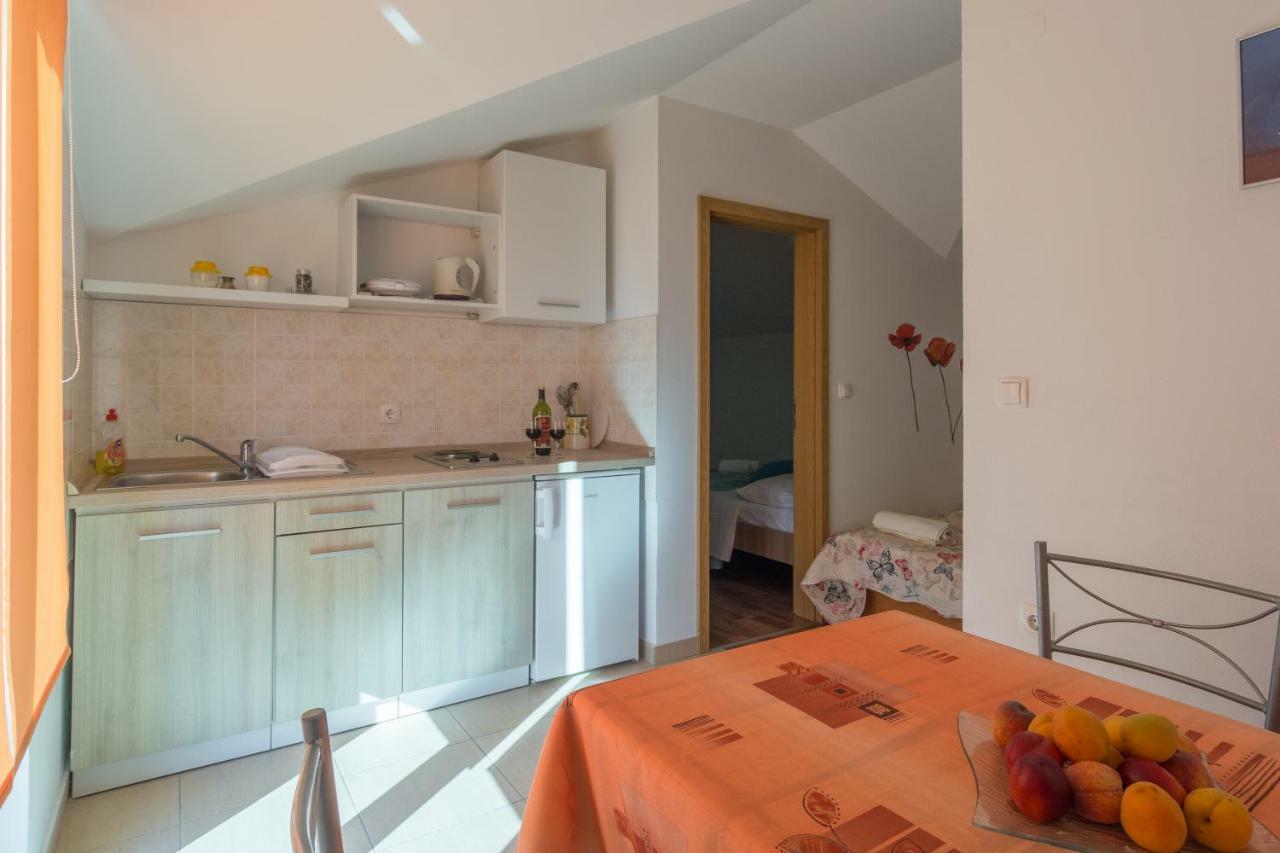 Apartments Lotus Sukošan Eksteriør billede