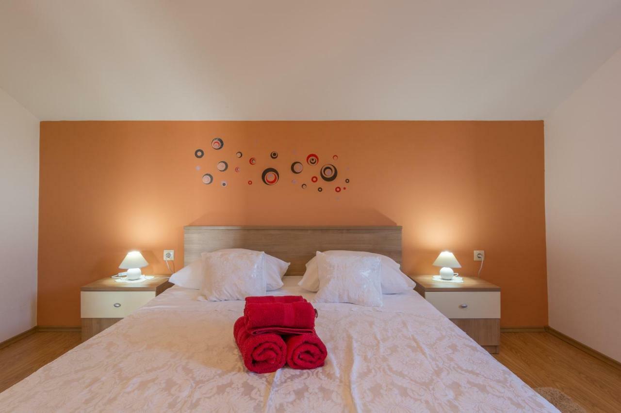 Apartments Lotus Sukošan Eksteriør billede